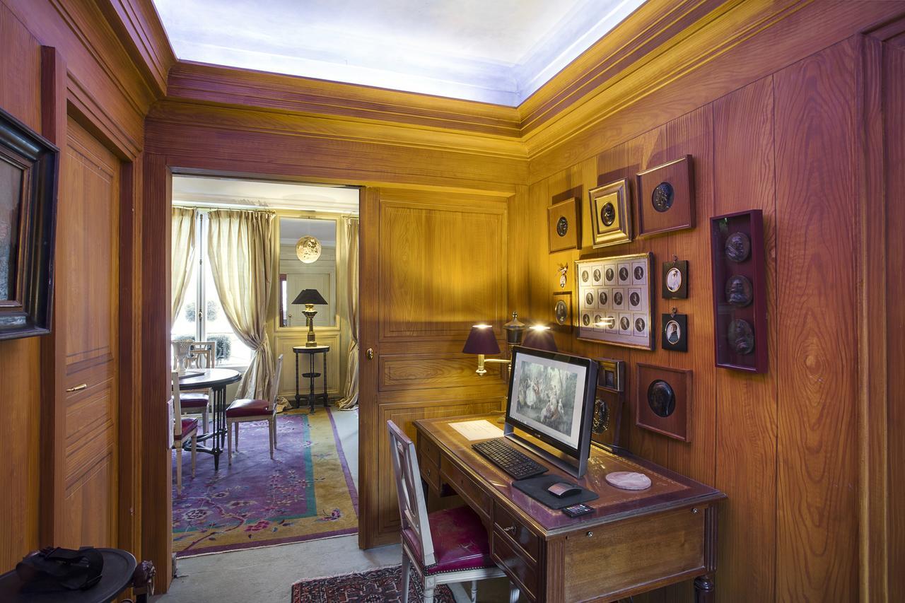 Saint Honore Paris Exterior photo